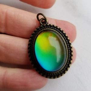 Mood pendant